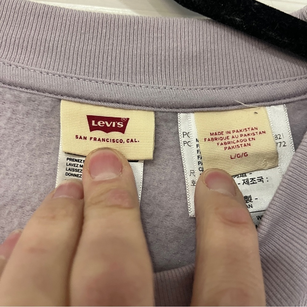 Levi’s Cropped Pullover Sweatshirt Lilac Purple Boxy Streetwear Women’s L - Picture 10 of 10